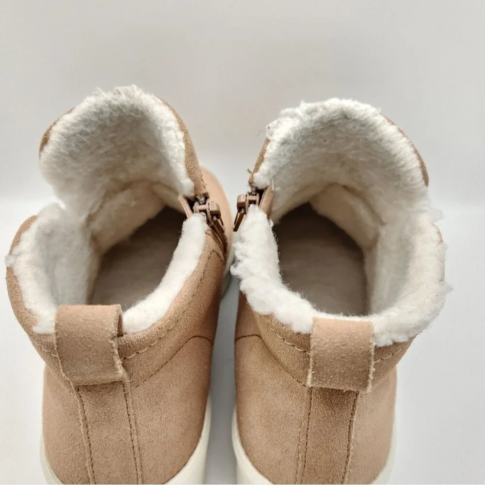 Clarks Layton Star Tan Suede Shearling Ankle Sneaker Booties Women's 7.5 Outdoor